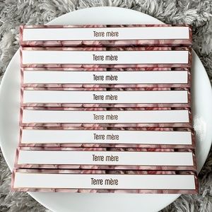 Brand new Terre Mere 8 pieces sets